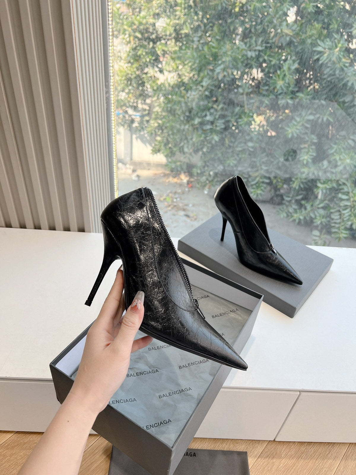 ZIPPER POINTED-TOE HIGH PUMPS IN BLACK WAX-OIL SHEEPSKIN