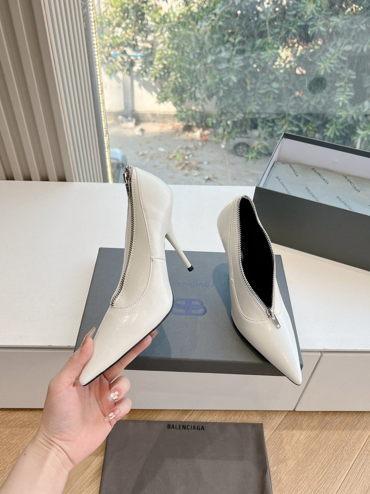 ZIPPER POINTED-TOE HIGH PUMPS IN WHITE WAX-OIL SHEEPSKIN