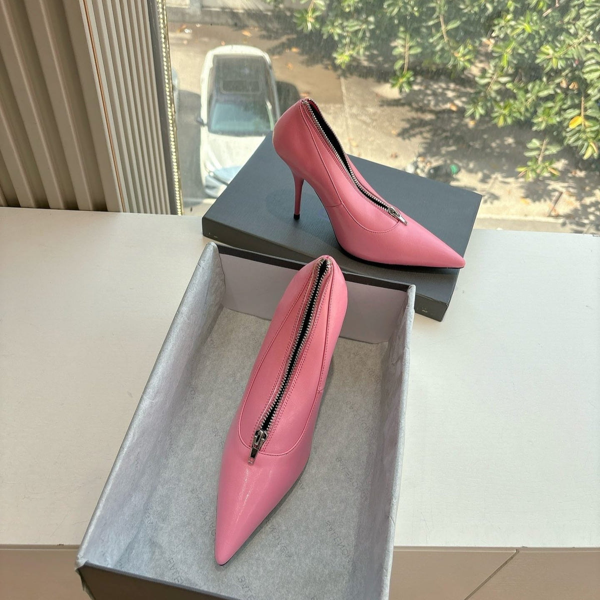 ZIPPER POINTED-TOE HIGH PUMPS IN BUBBLEGUM PINK SHINY LAMBSKIN
