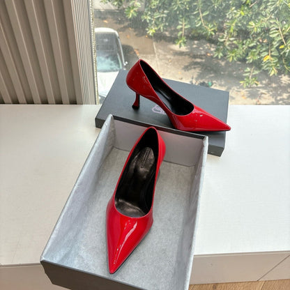 HIGH PUMPS IN CLASSIC RED PATENT CALFSKIN