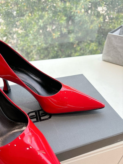 HIGH PUMPS IN CLASSIC RED PATENT CALFSKIN