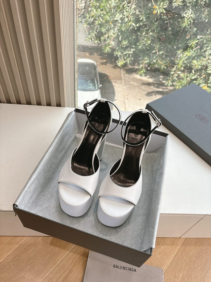 PLATFORM ANKLE STRAP HEELS IN WHITE SMOOTH CALFSKIN