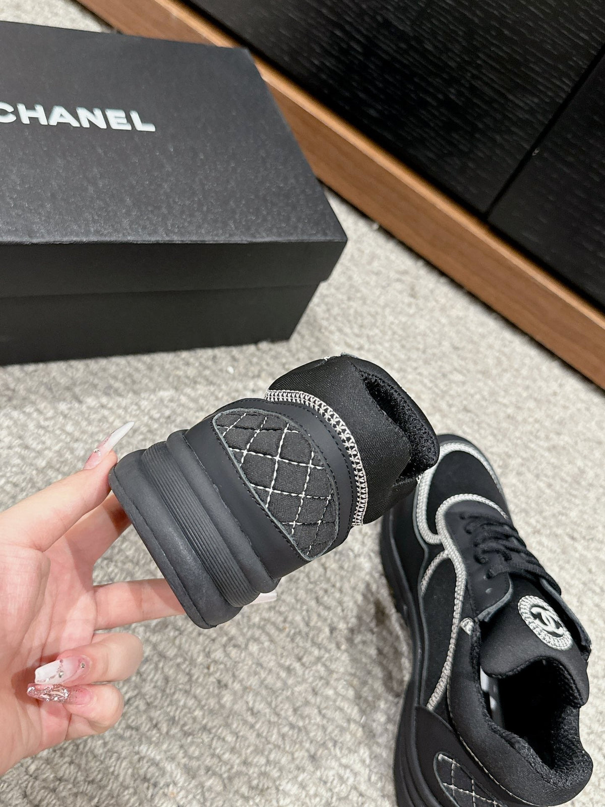 CLASSIC TRAINER IN BLACK FABRIC