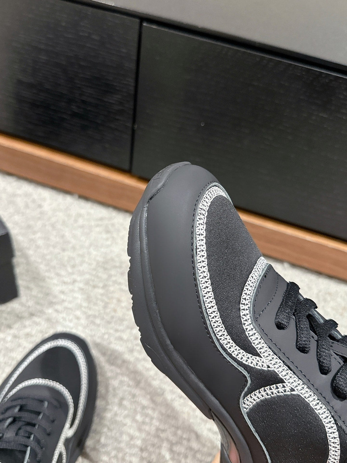 CLASSIC TRAINER IN BLACK FABRIC