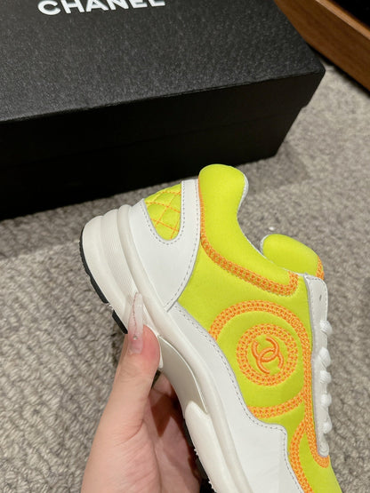 CLASSIC TRAINER IN YELLOW MIX WHITE FABRIC