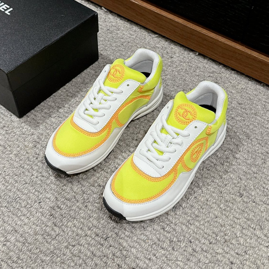 CLASSIC TRAINER IN YELLOW MIX WHITE FABRIC