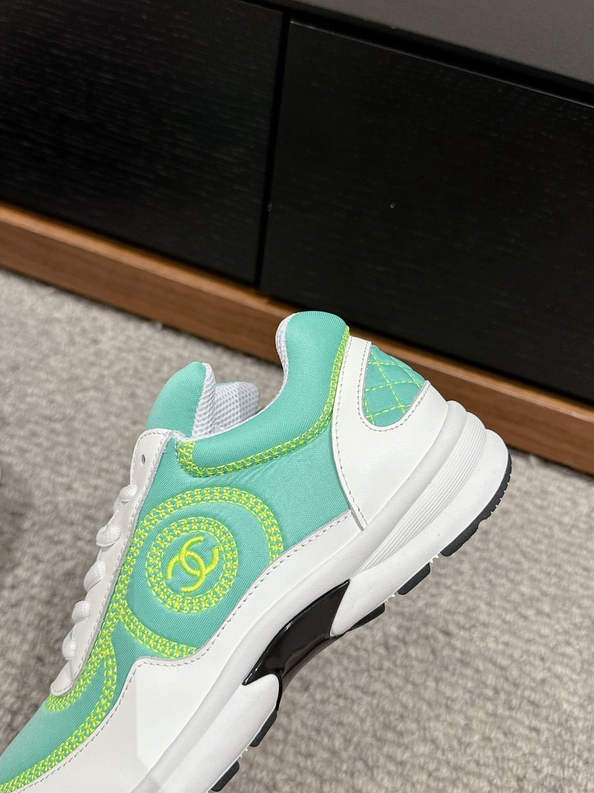 CLASSIC TRAINER IN MINT GREEN MIX WHITE FABRIC