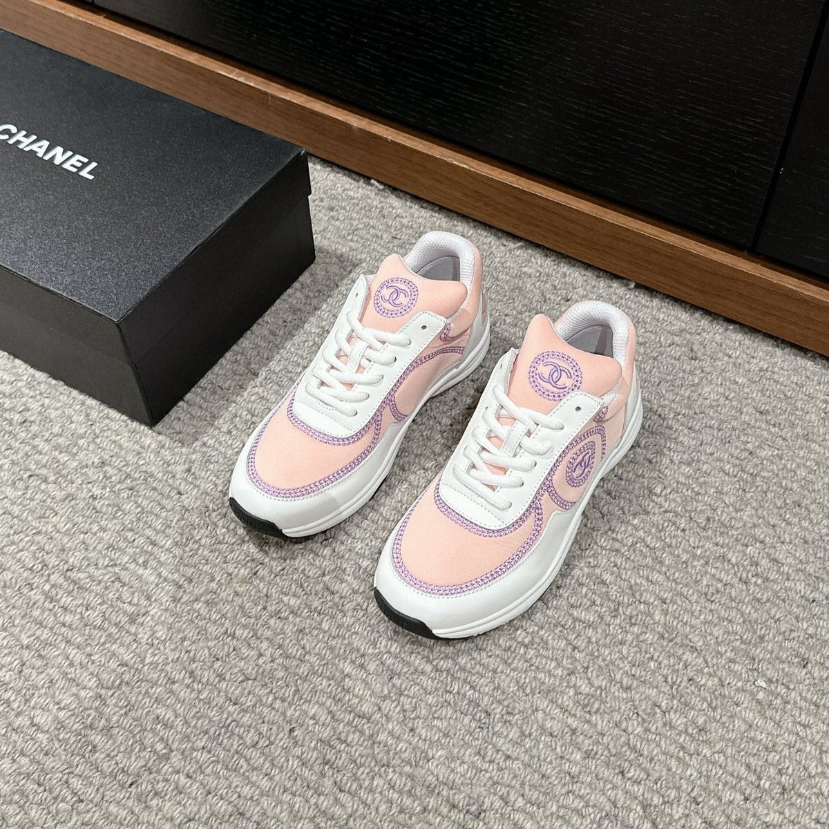 CLASSIC TRAINER IN LIGHT PINK MIX WHITE FABRIC