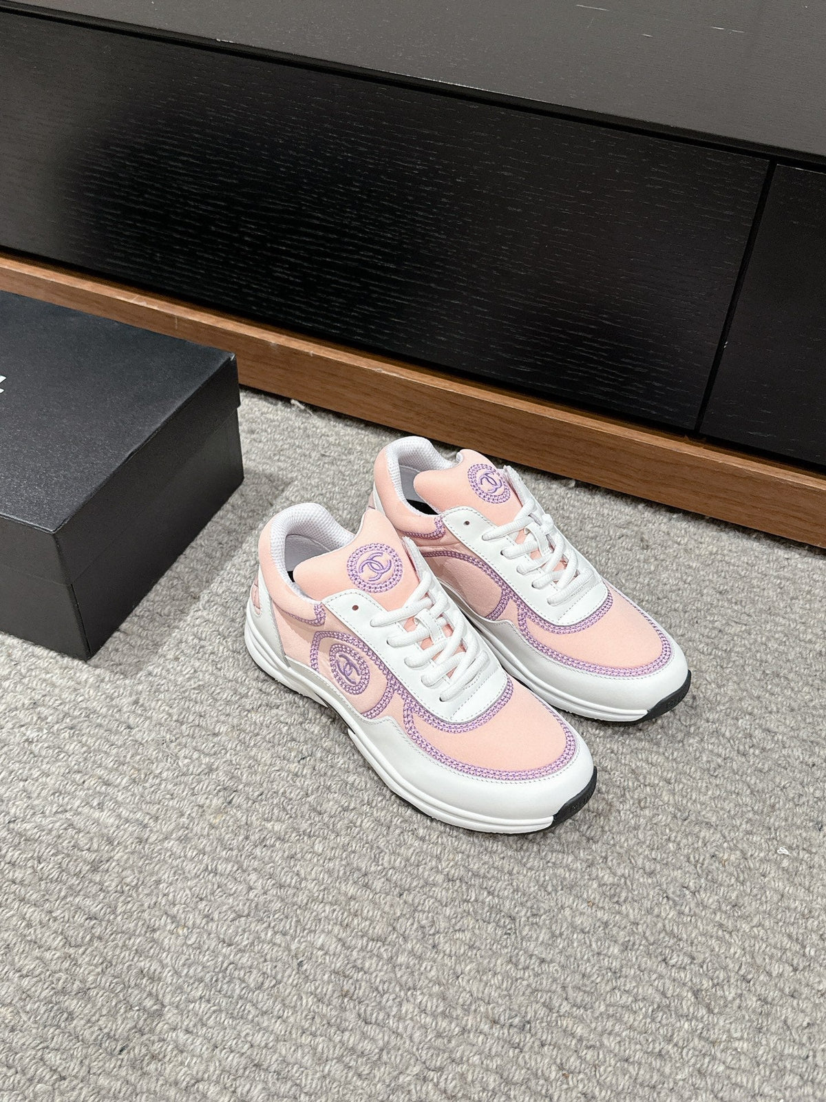 CLASSIC TRAINER IN LIGHT PINK MIX WHITE FABRIC