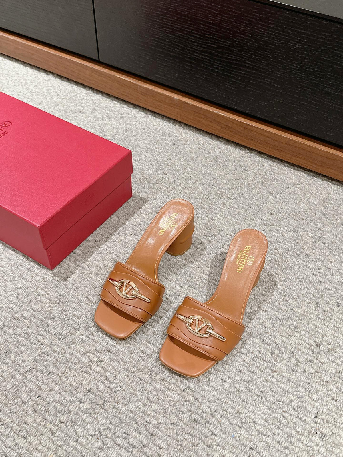 VLOGO SIGNATURE SLIDE SANDAL 60MM IN BRONZE BROWN CALFSKIN