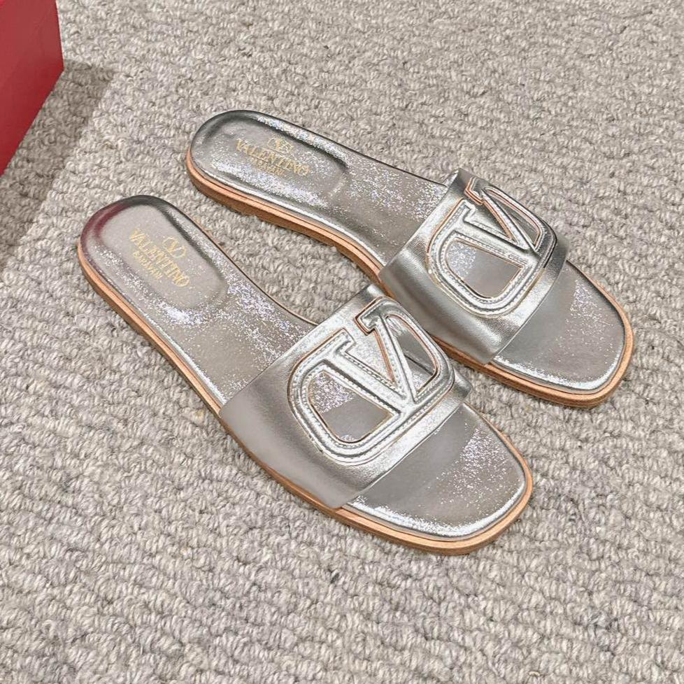 VLOGO CUT-OUT SILVER CALFSKIN SLIDE SANDAL