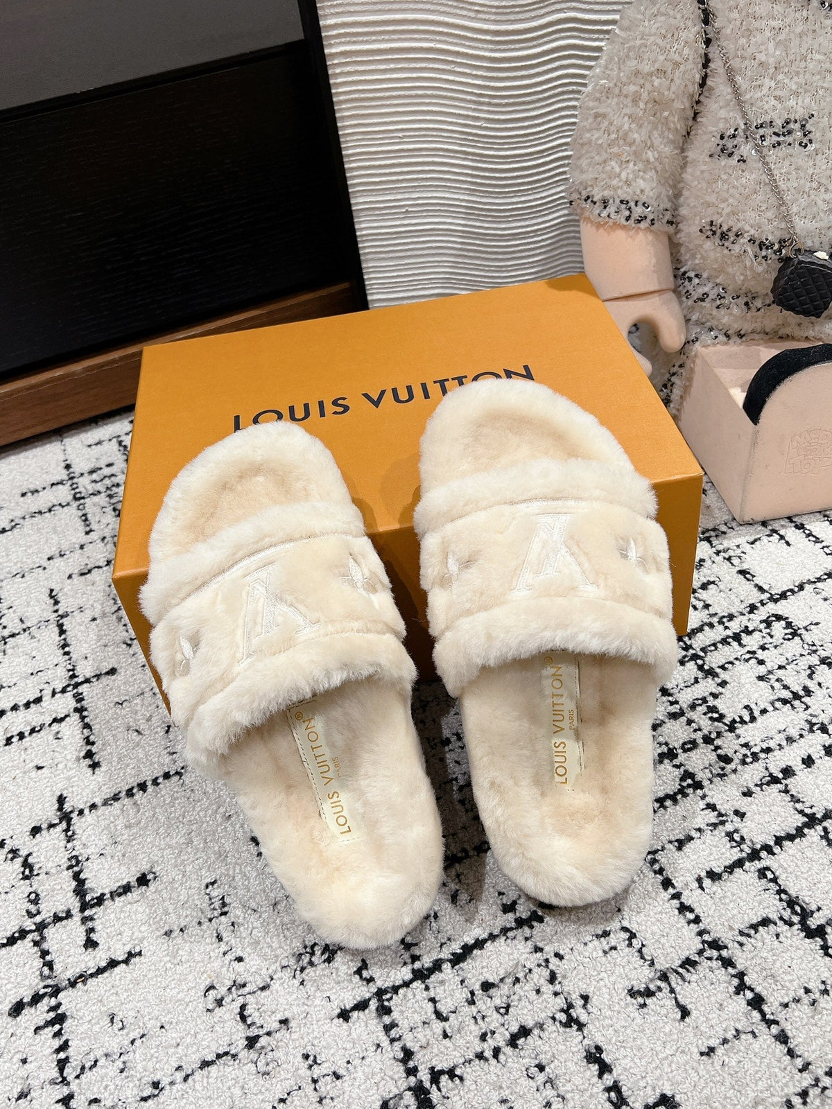 SLIPPER IN BEIGE BISQUE FLEECE