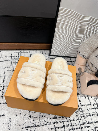 SLIPPER IN BEIGE BISQUE FLEECE