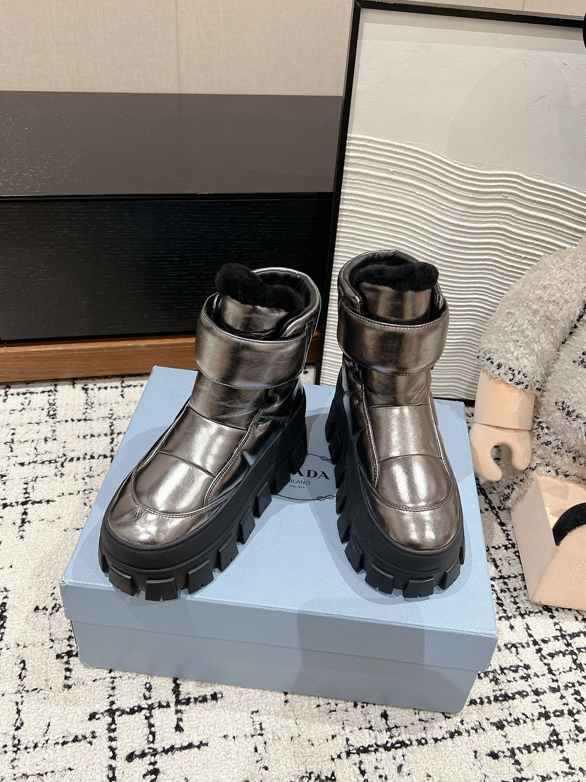 MONOLITH ANKLE BOOTS WITH STRAP IN METALLIC GRAY CALFSKIN AND FLEECE LINING