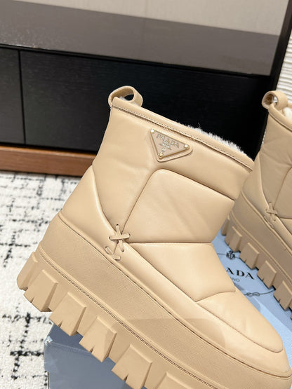 MONOLITH ANKLE BOOTS IN BUFF BEIGE CALFSKIN AND LAMB FUR LINING