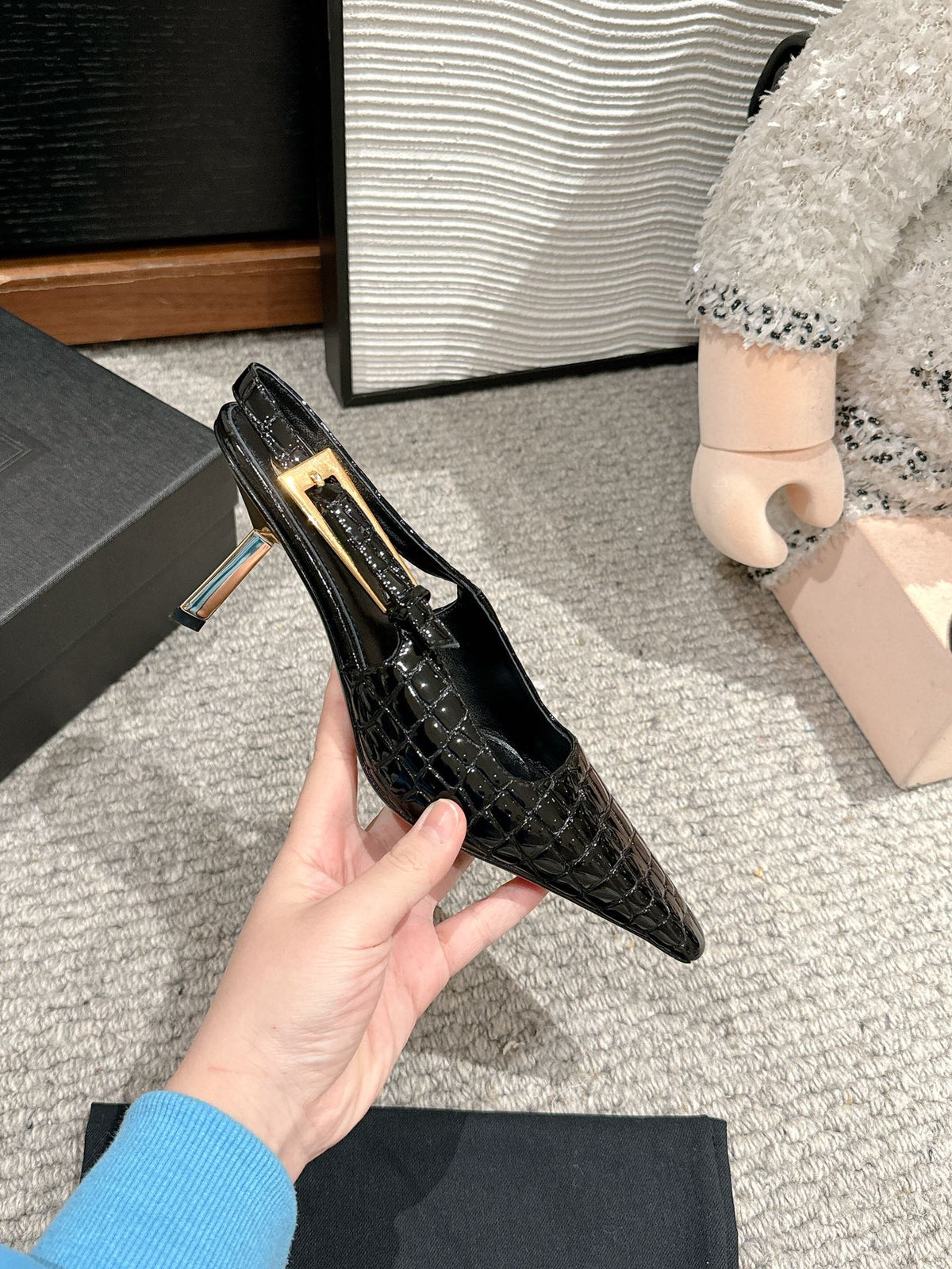 LEE SLINGBACK MID PUMPS IN BLACK CROCODILE SHINY CALFSKIN