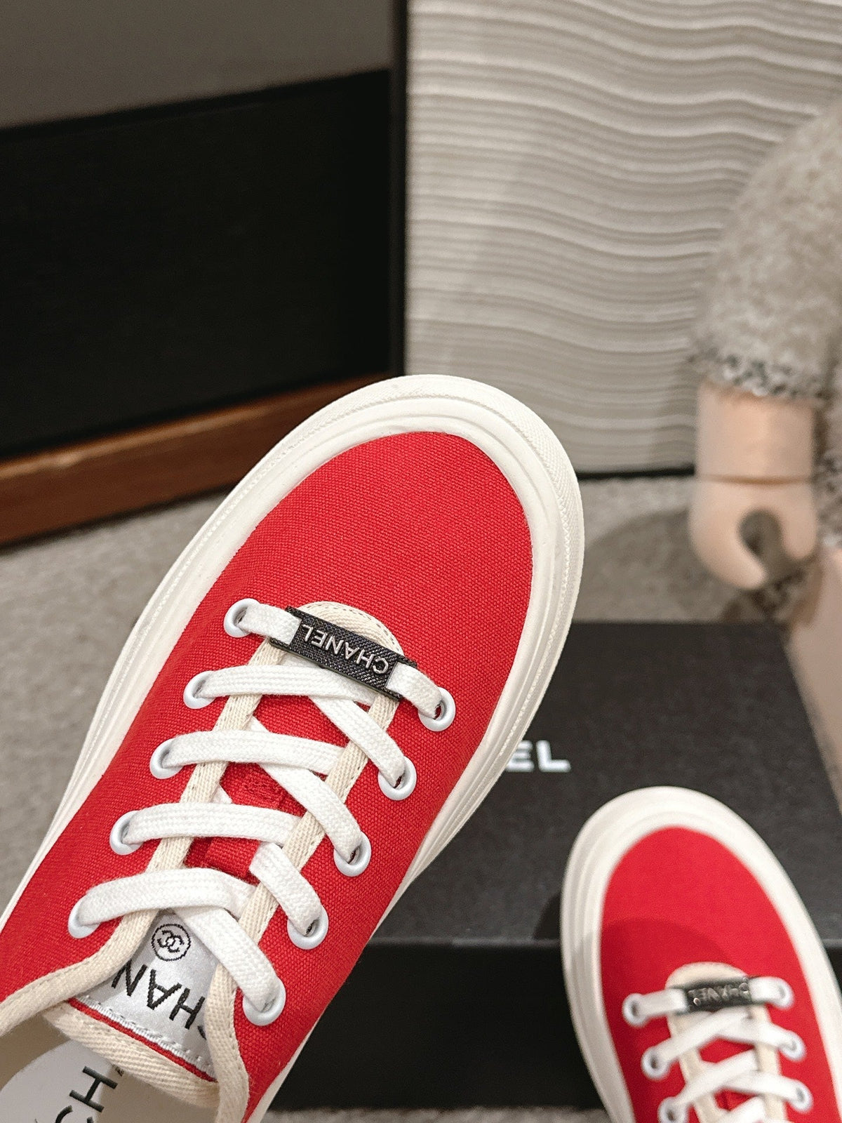 LACE-UP SNEAKERS IN CHERRY RED CANVAS