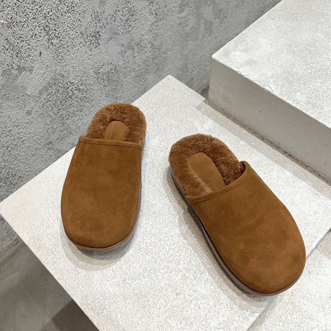 SNAP SLIPPER IN BRONZE BROWN SUEDE AND SHEARLING LINING