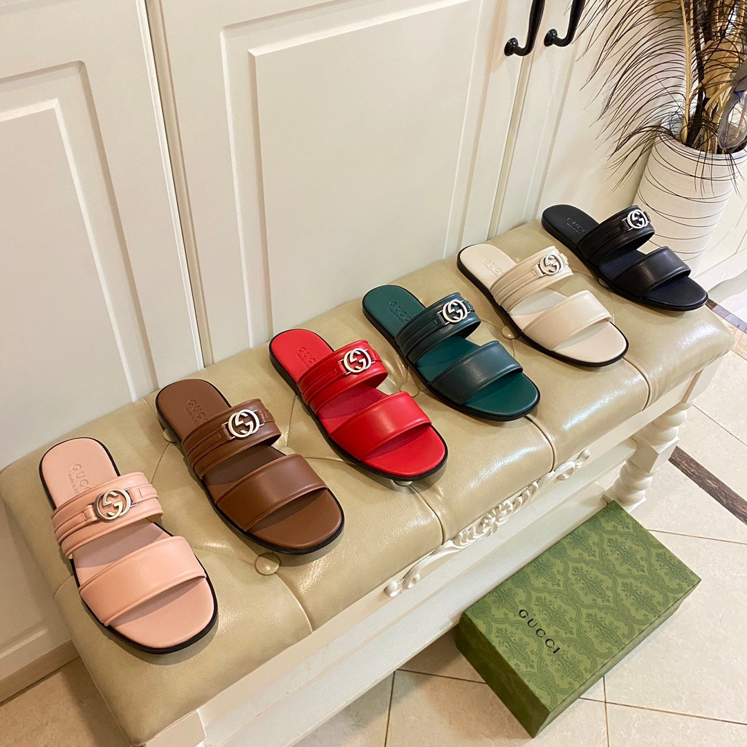 GG SANDAL WITH ROUND INTERLOCKING G IN DARK GREEN CALFSKIN