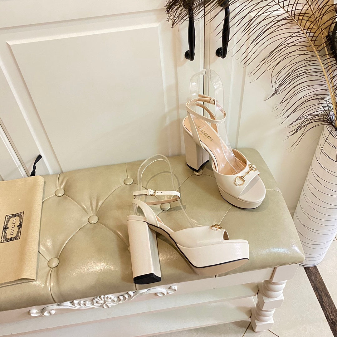 GG HORSEBIT PLATFORM SANDAL IN WHITE SHEEPSKIN