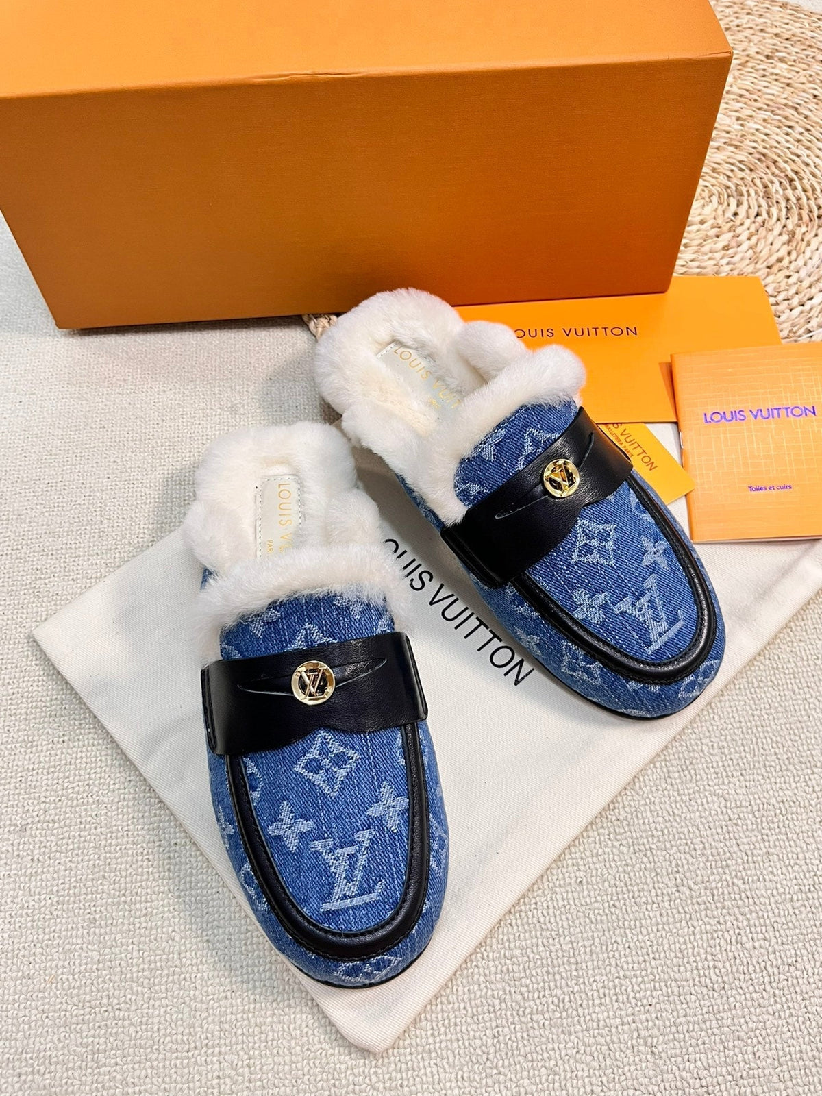 FLAT MULE IN COBALT BLUE MONOGRAM DENIM AND SHEARLING LINING