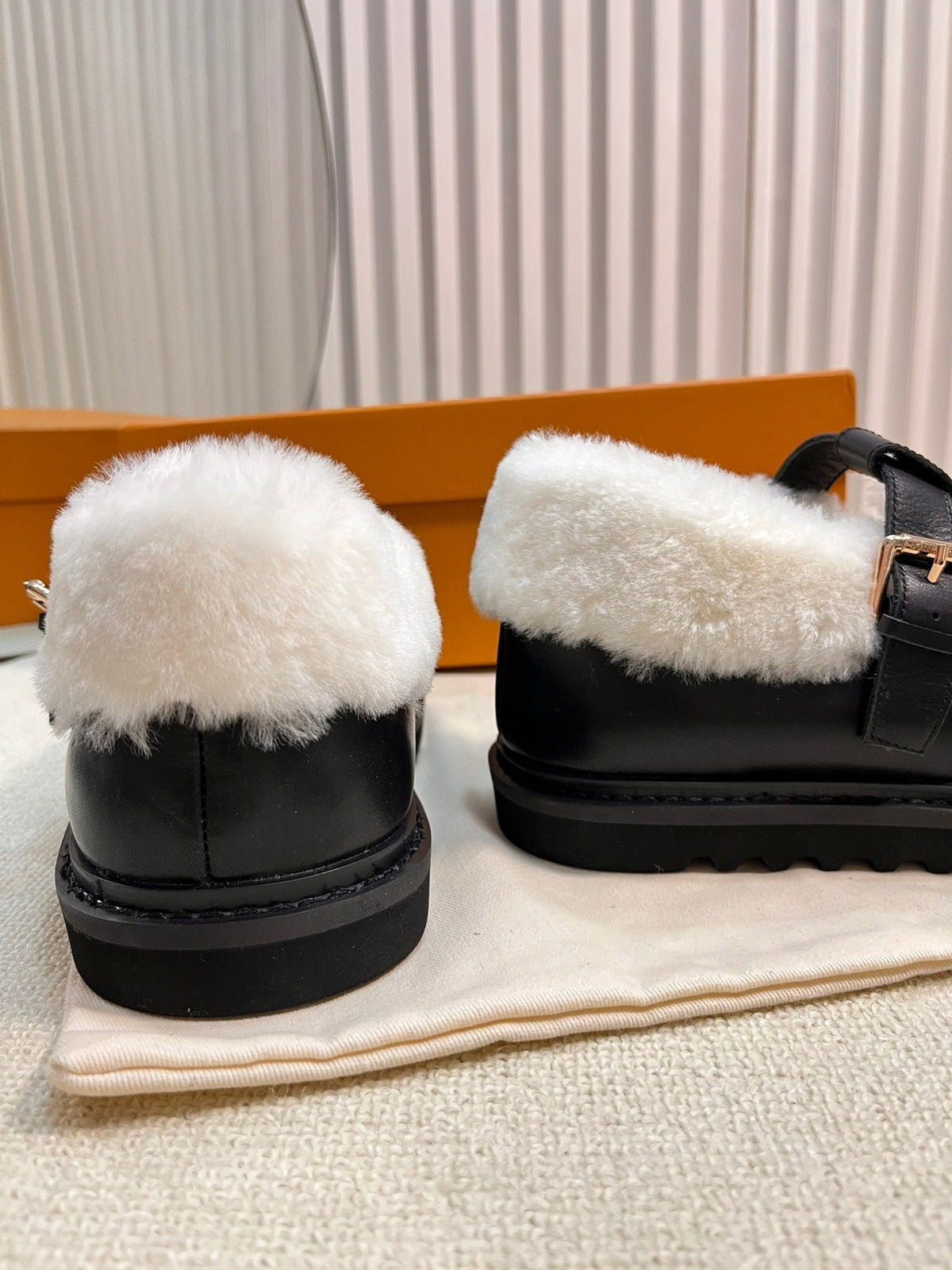 COLORADO COMFORT MARY JANE IN BLACK CALFSKIN AND SHEARLING LINING