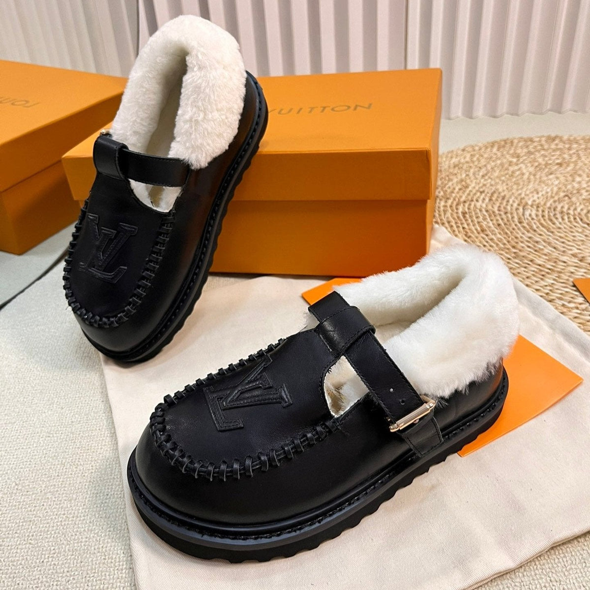 COLORADO COMFORT MARY JANE IN BLACK CALFSKIN AND SHEARLING LINING