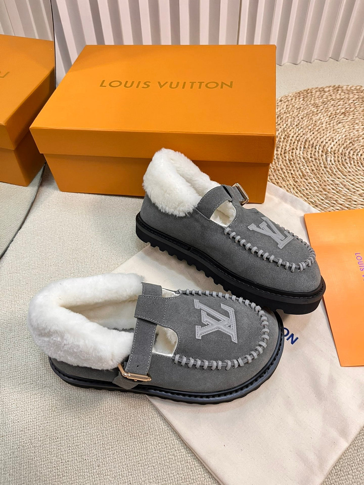 COLORADO COMFORT MARY JANE IN SHADOW GRAY SUEDE AND SHEARLING LINING
