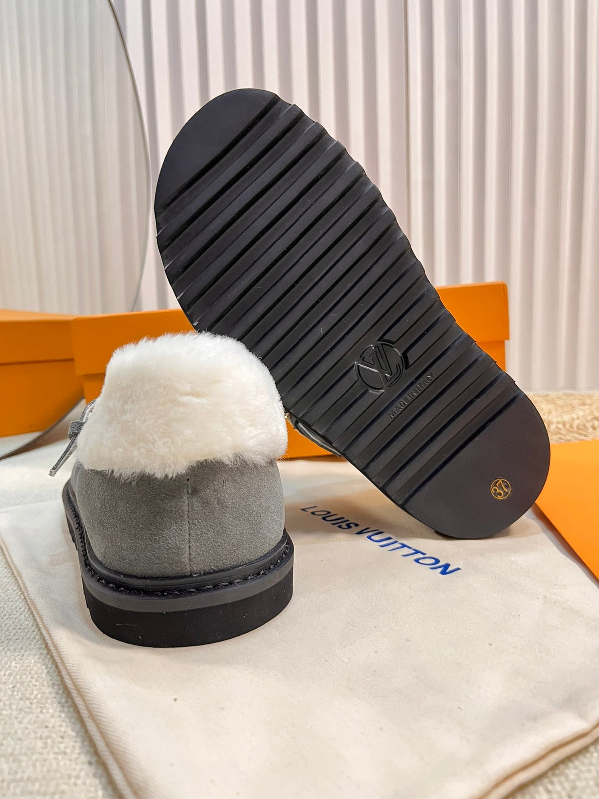 COLORADO COMFORT MARY JANE IN SHADOW GRAY SUEDE AND SHEARLING LINING
