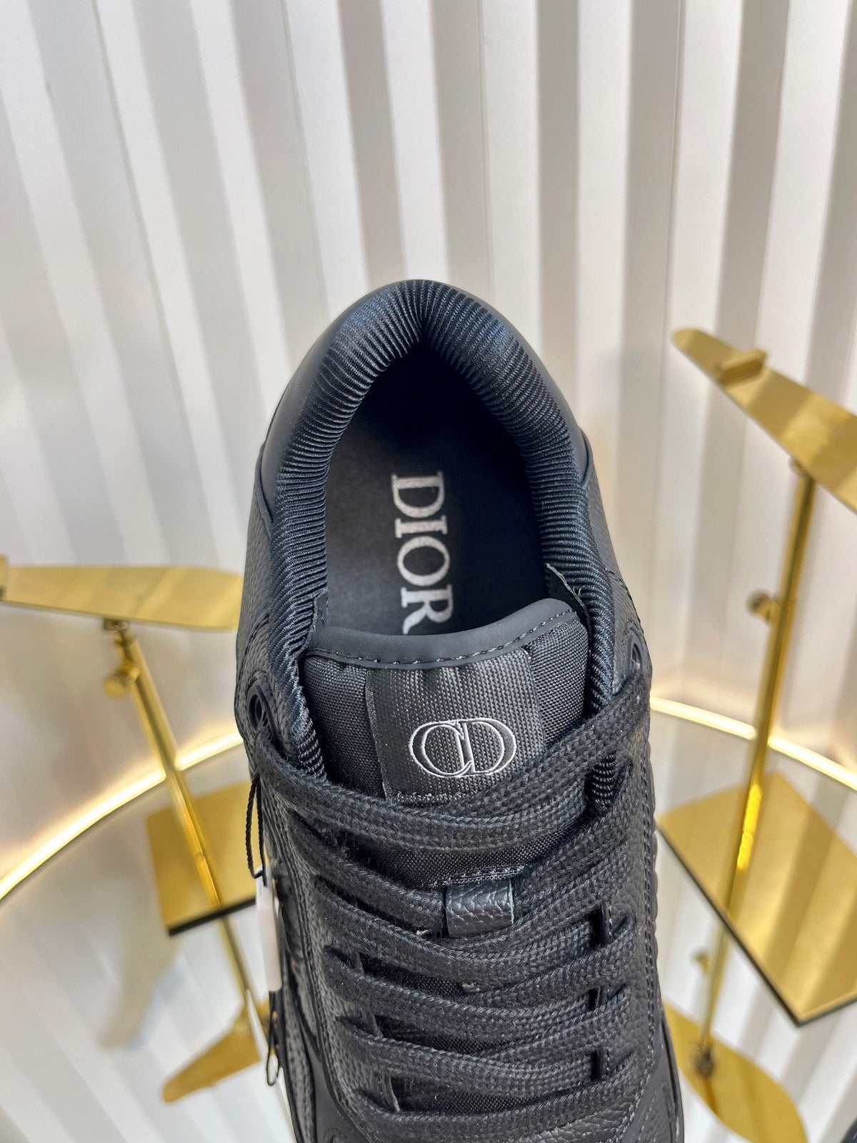 B27 LOW-TOP SNEAKER BLACK SMOOTH CALFSKIN