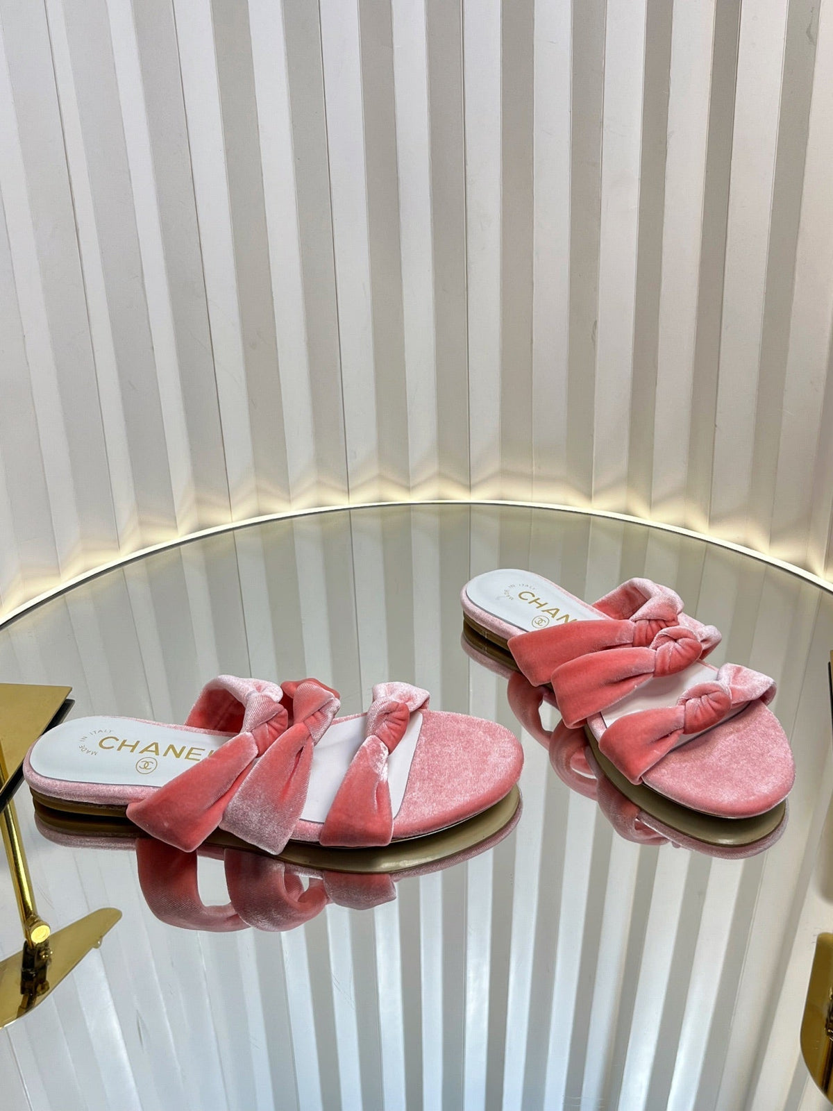 THREE STRAPS MULE IN BRIGHT PINK VELVET