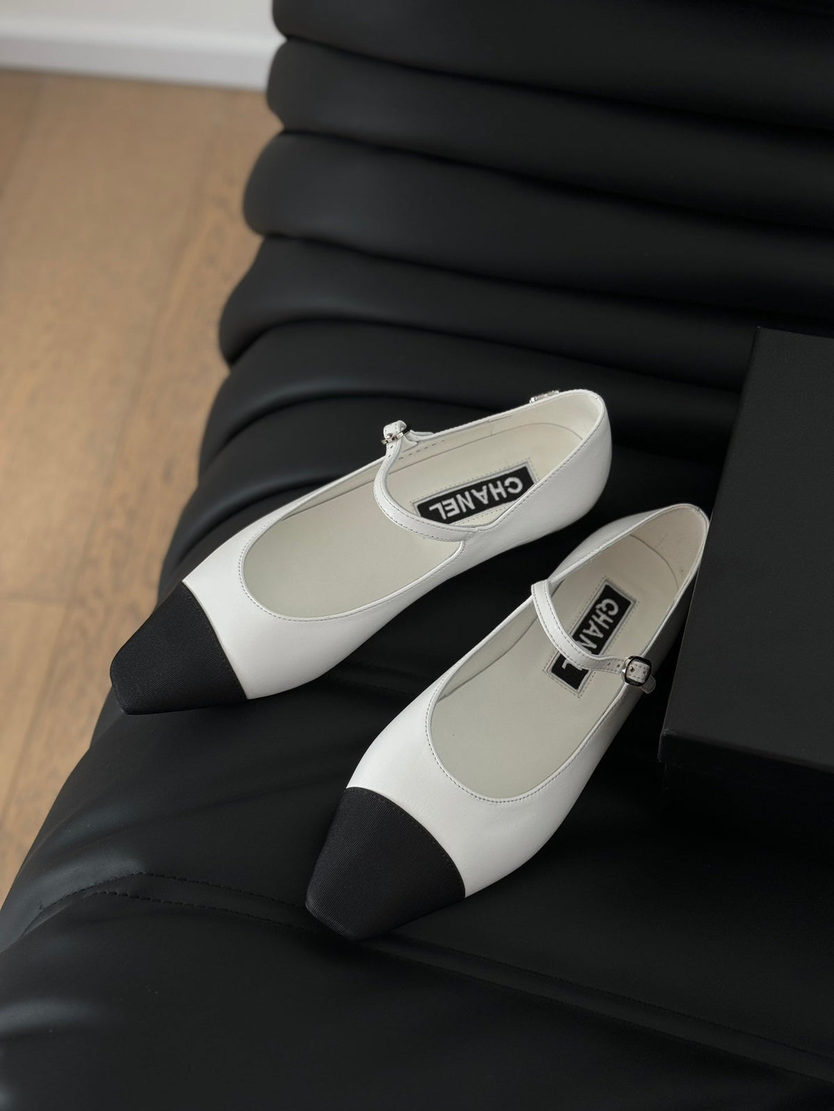 MARY JANE WHITE MIX BLACK CALFSKIN