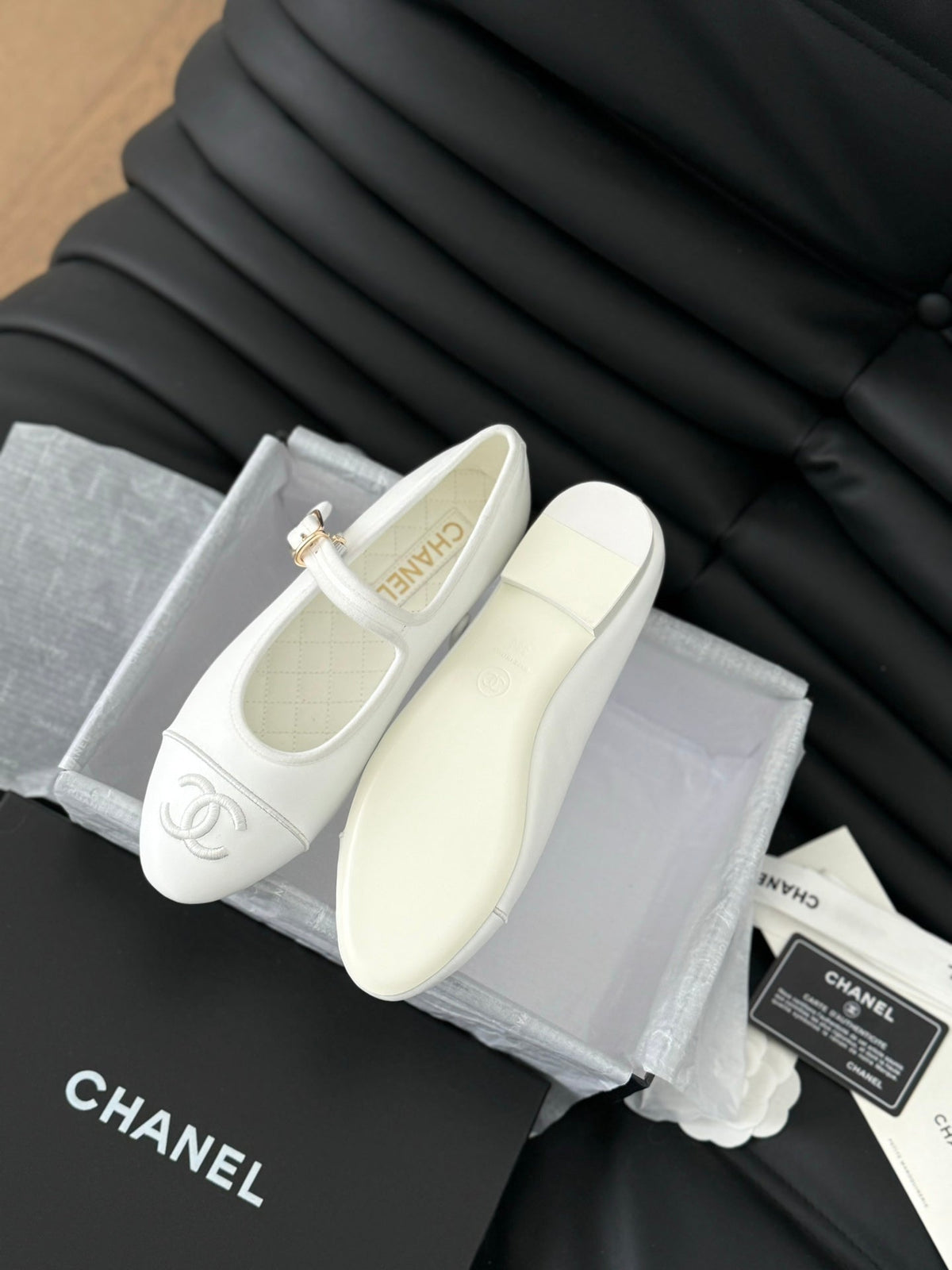 MARY JANE SHOES IN WHITE LAMBSKIN