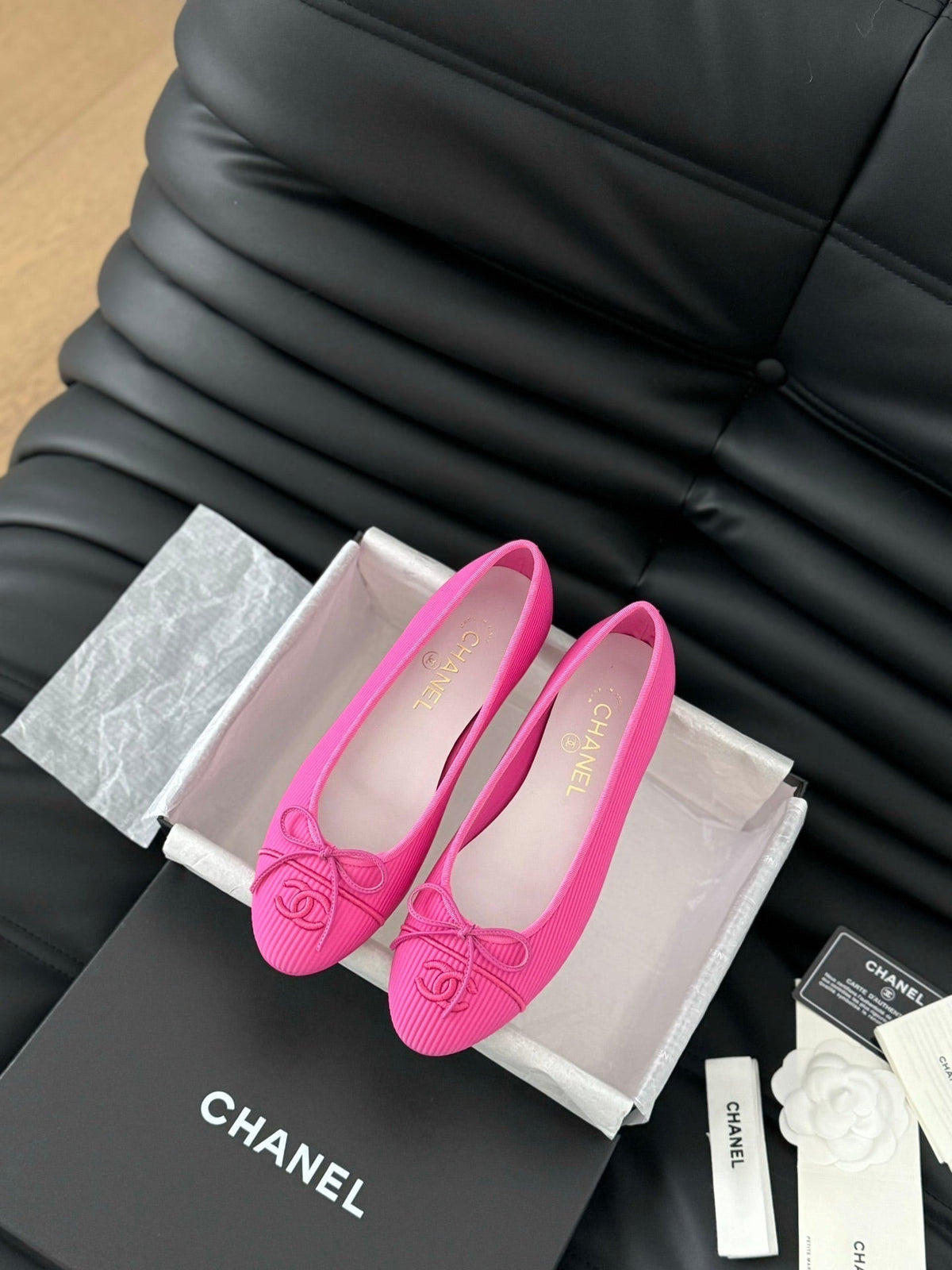 CLASSIC BALLET FLATS BRIGHT PINK LAMBSKIN