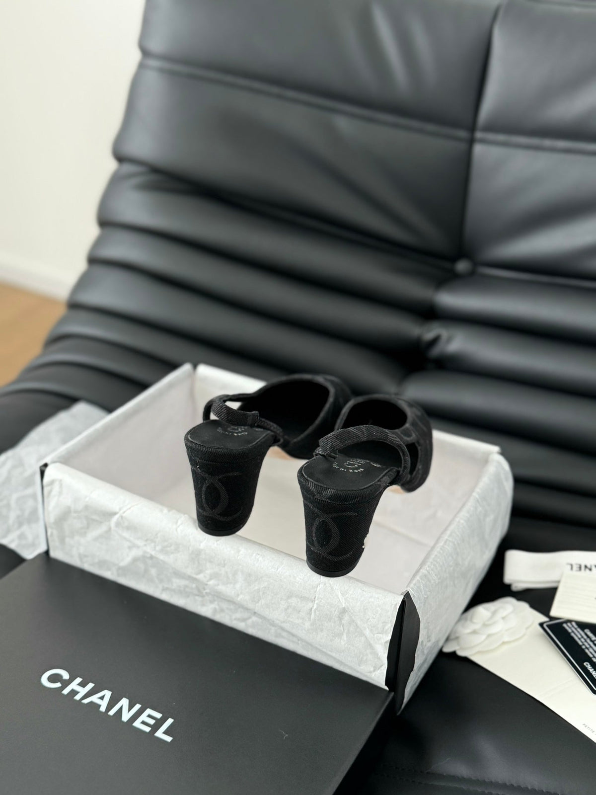 CLASSIC HIGH SLINGBACK BLACK CALFSKIN