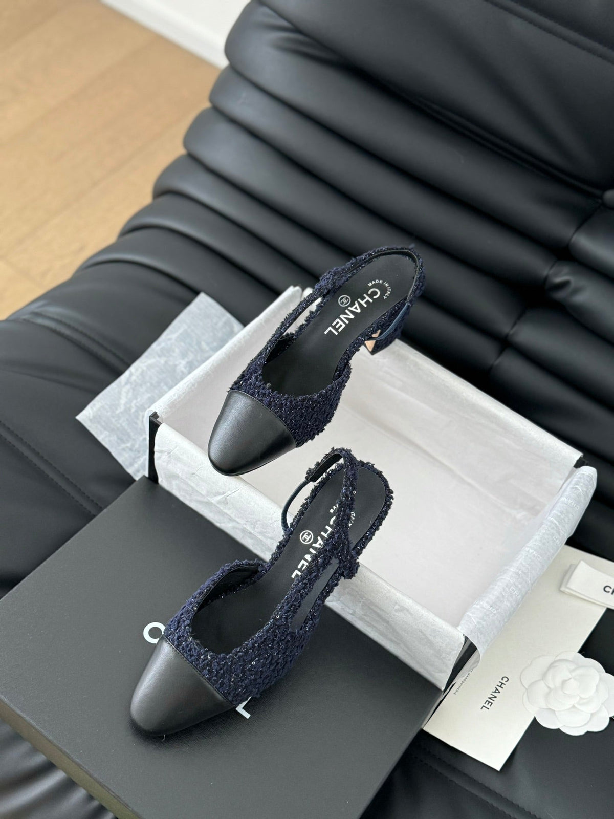 HIGH SLINGBACK IN NAVY BLUE TWEED AND BLACK LAMBSKIN