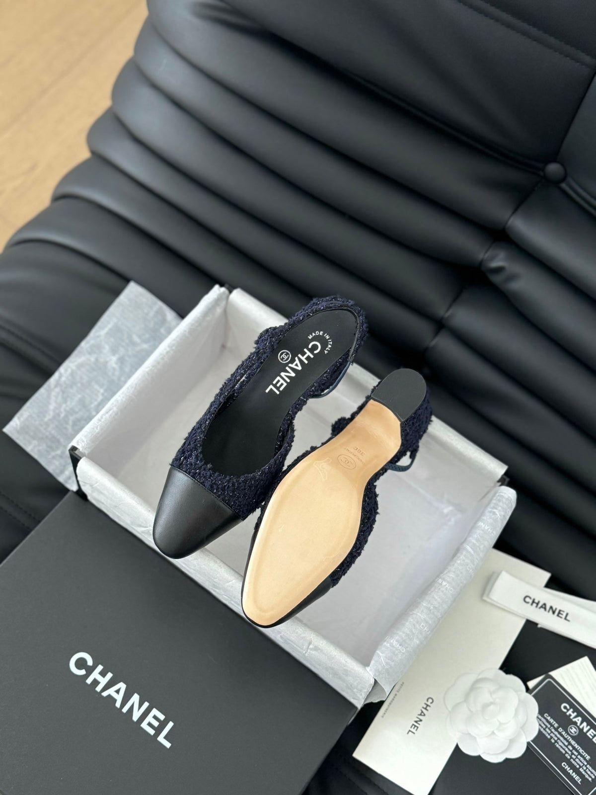HIGH SLINGBACK IN NAVY BLUE TWEED AND BLACK LAMBSKIN