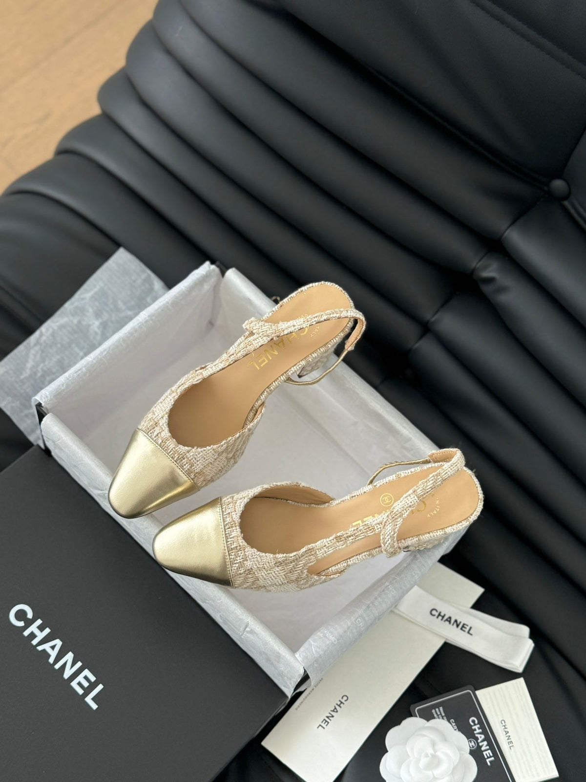 HIGH SLINGBACK IN BEIGE CREAM TWEED AND GOLDEN LAMBSKIN