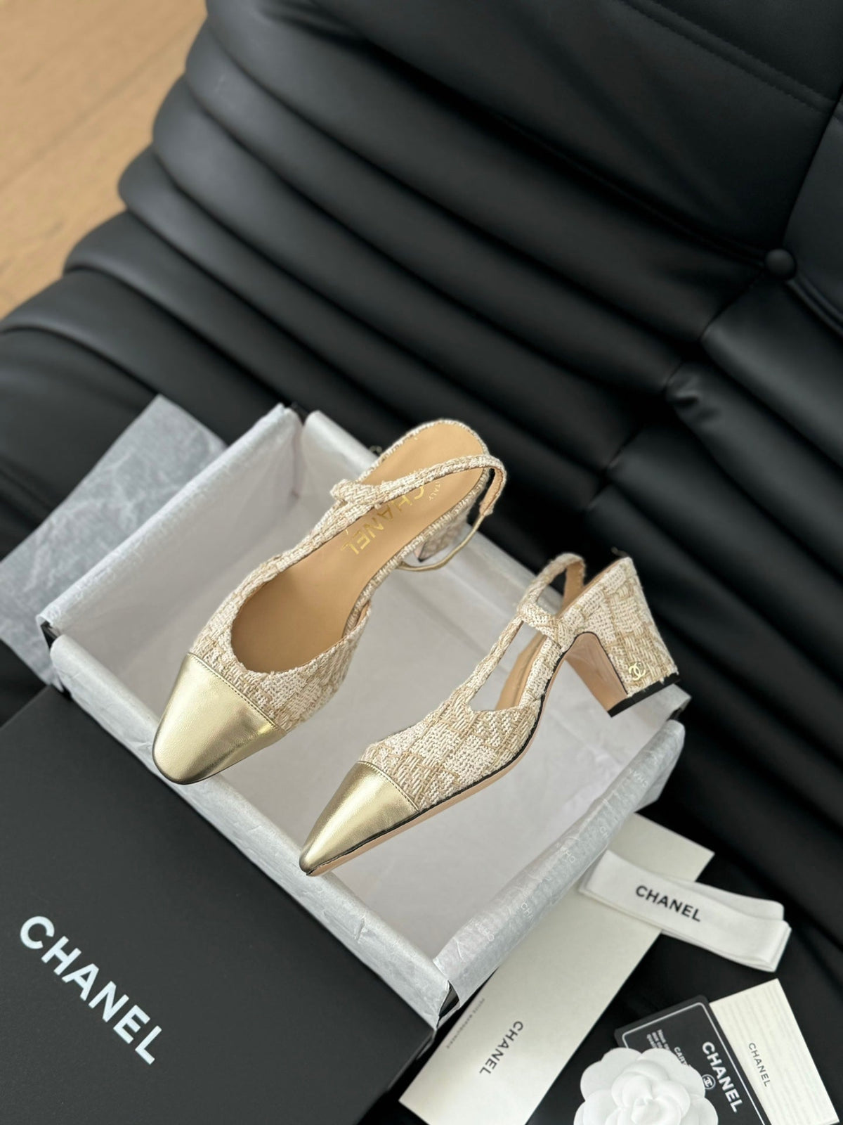 HIGH SLINGBACK IN BEIGE CREAM TWEED AND GOLDEN LAMBSKIN