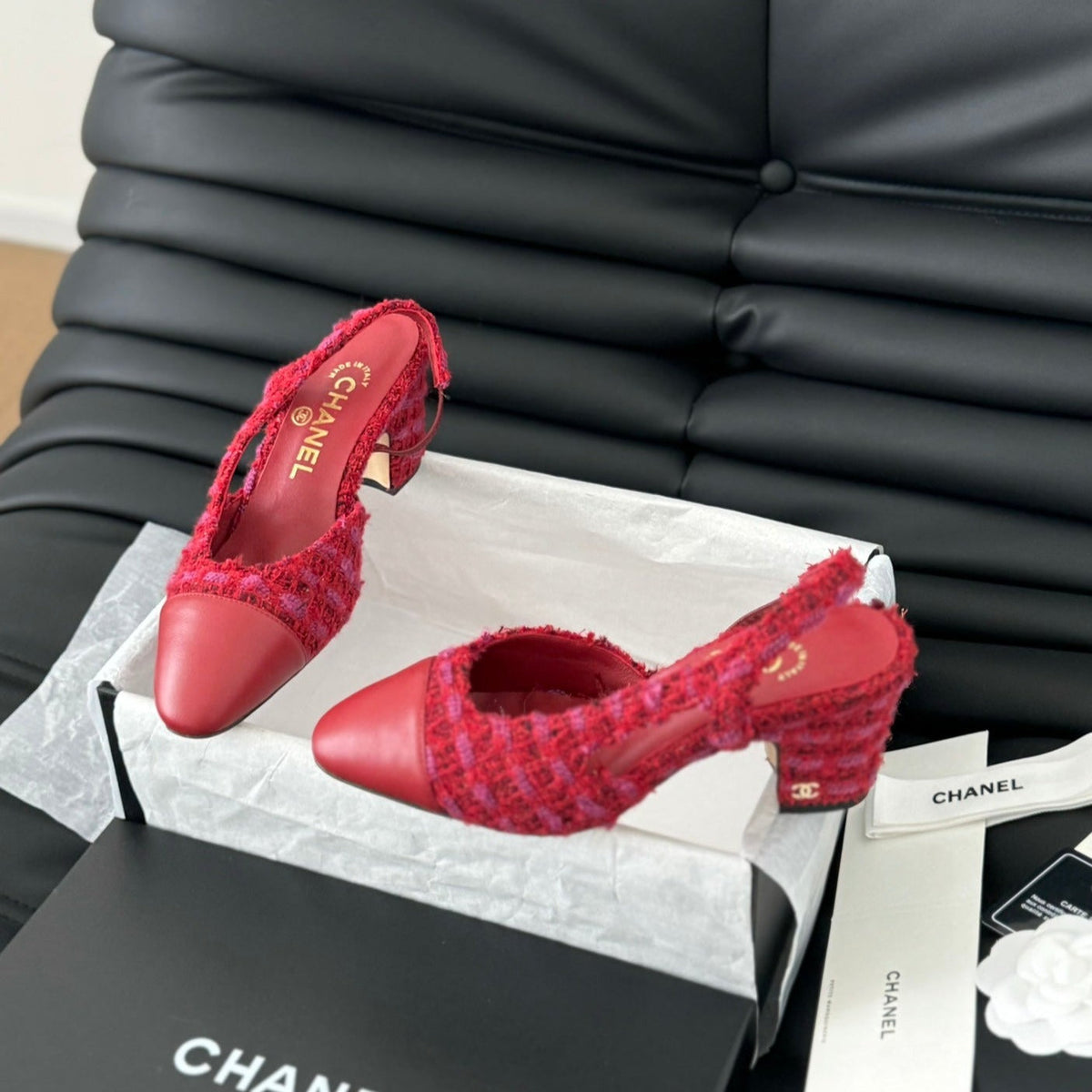 HIGH SLINGBACK IN RUBY RED TWEED AND LAMBSKIN