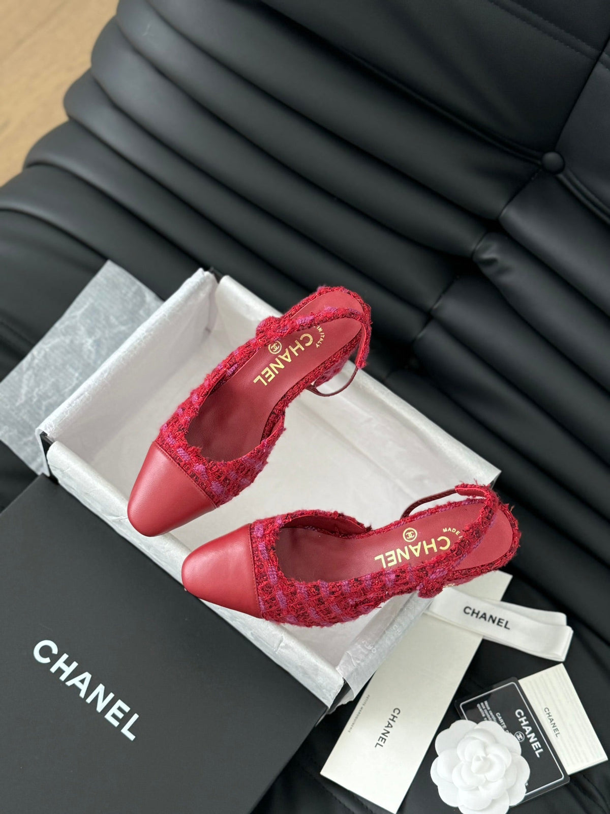 HIGH SLINGBACK IN RUBY RED TWEED AND LAMBSKIN