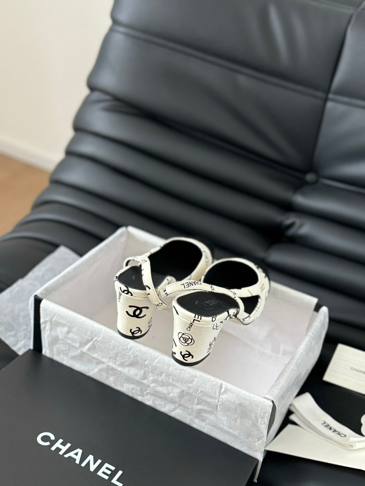 HIGH SLINGBACK IN WHITE MIX BLACK LAMBSKIN