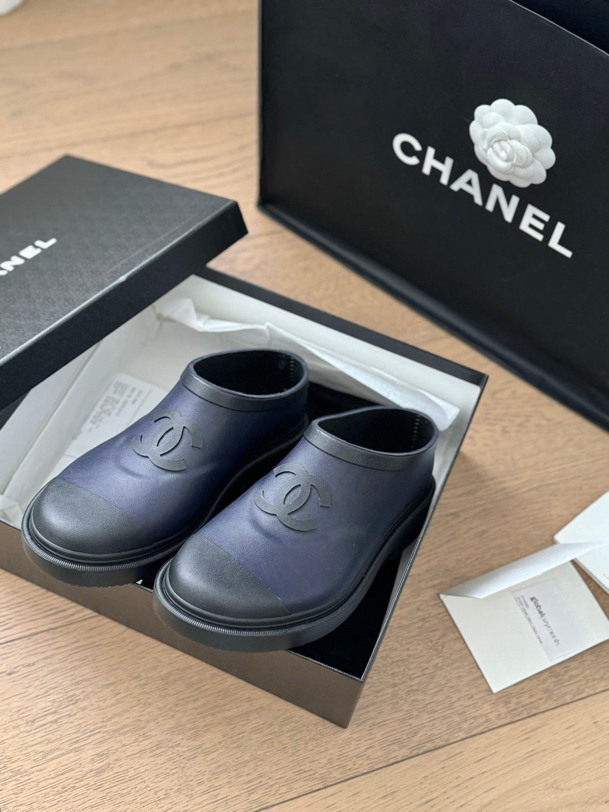 SHORT BOOTS IN MID-NIGHT BLUE RUBBER