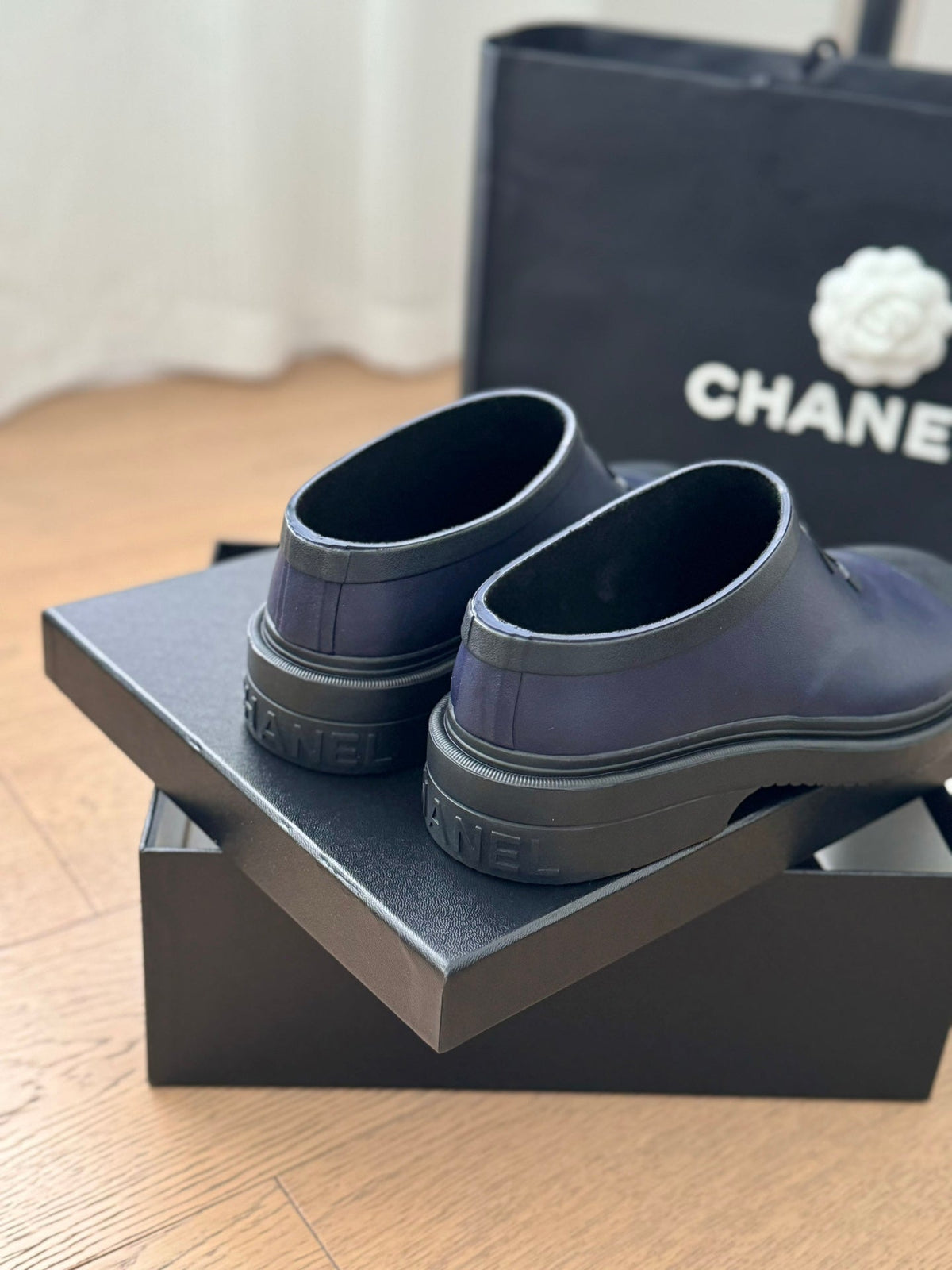 SHORT BOOTS IN MID-NIGHT BLUE RUBBER
