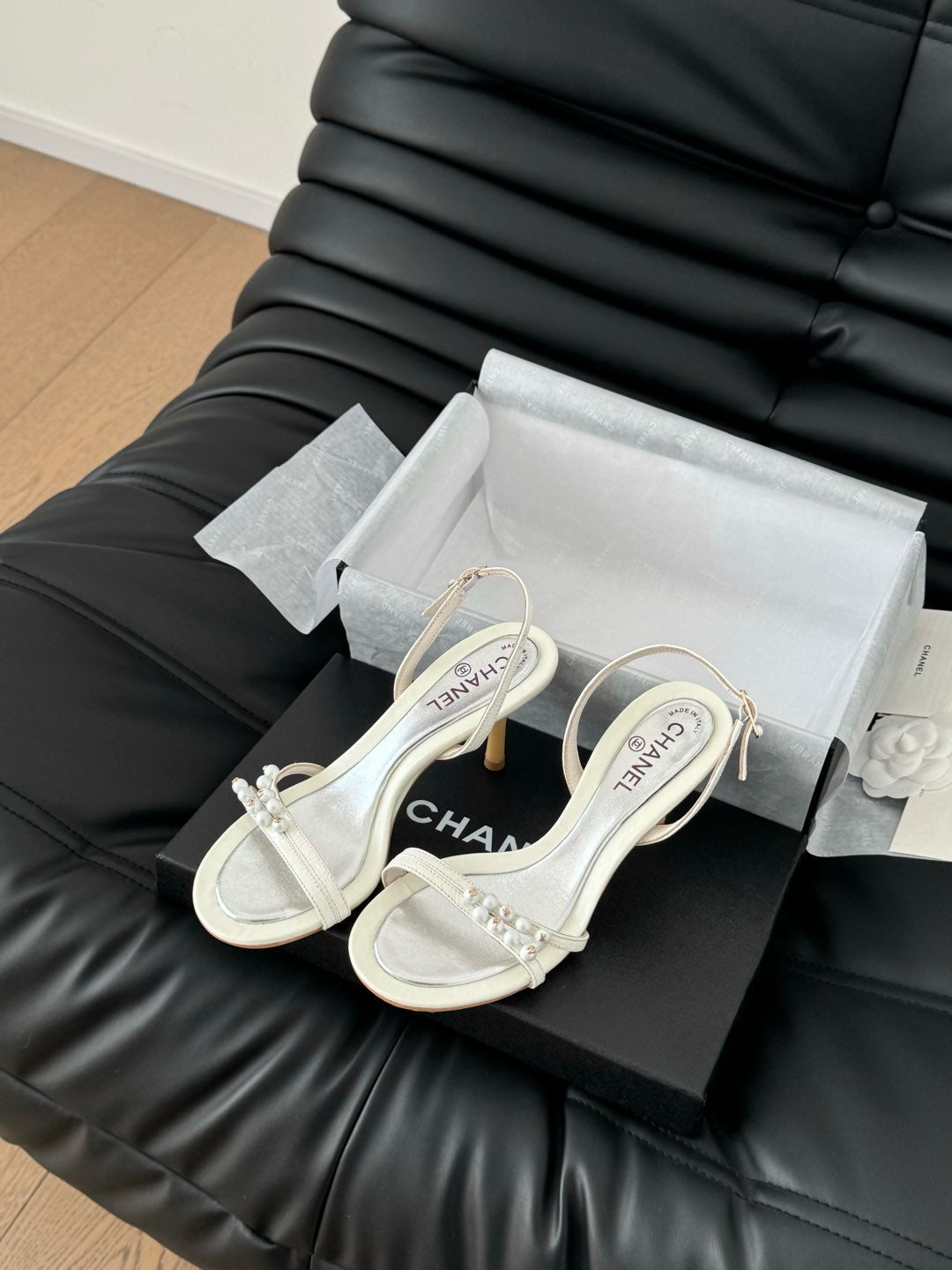 PEARL SANDAL IN WHITE LAMBSKIN 75 MM