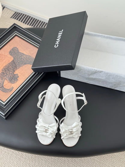 HIGH HEELS SANDALS IN WHITE SHEEPSKIN