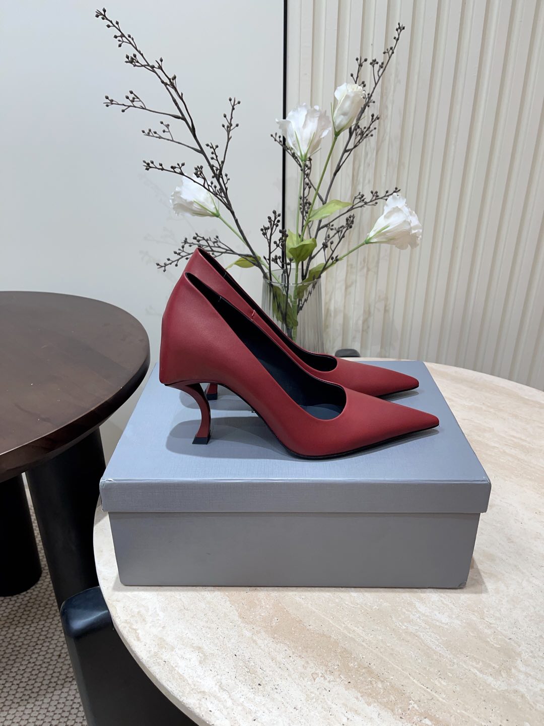 CURVED HEEL SHALLOW MOUTH PUMPS IN CADILLAC CALFSKIN