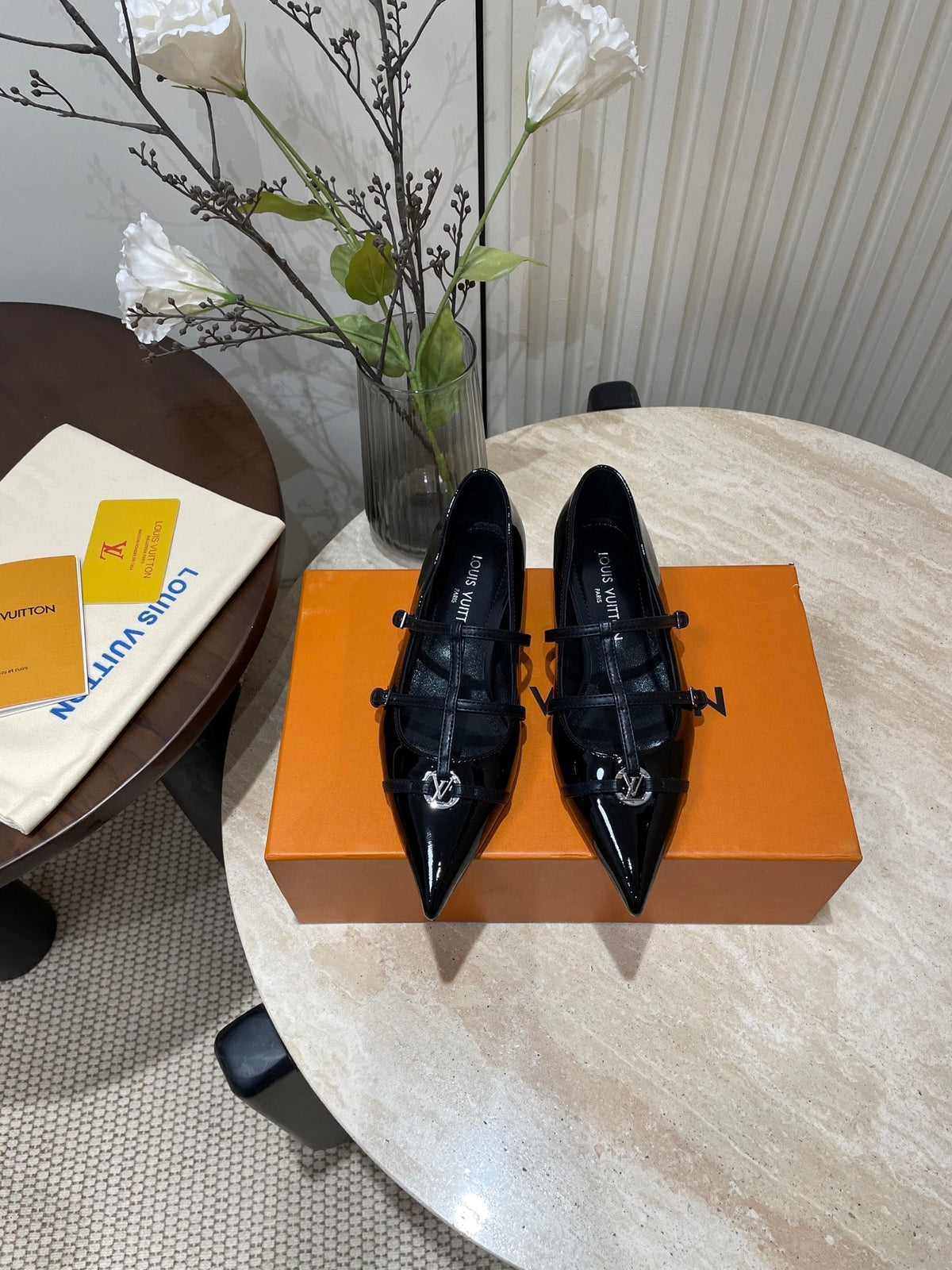 POINTED-TOE TRIPLE-STRAP BALLET FLAT IN BLACK PATENT CALFSKIN