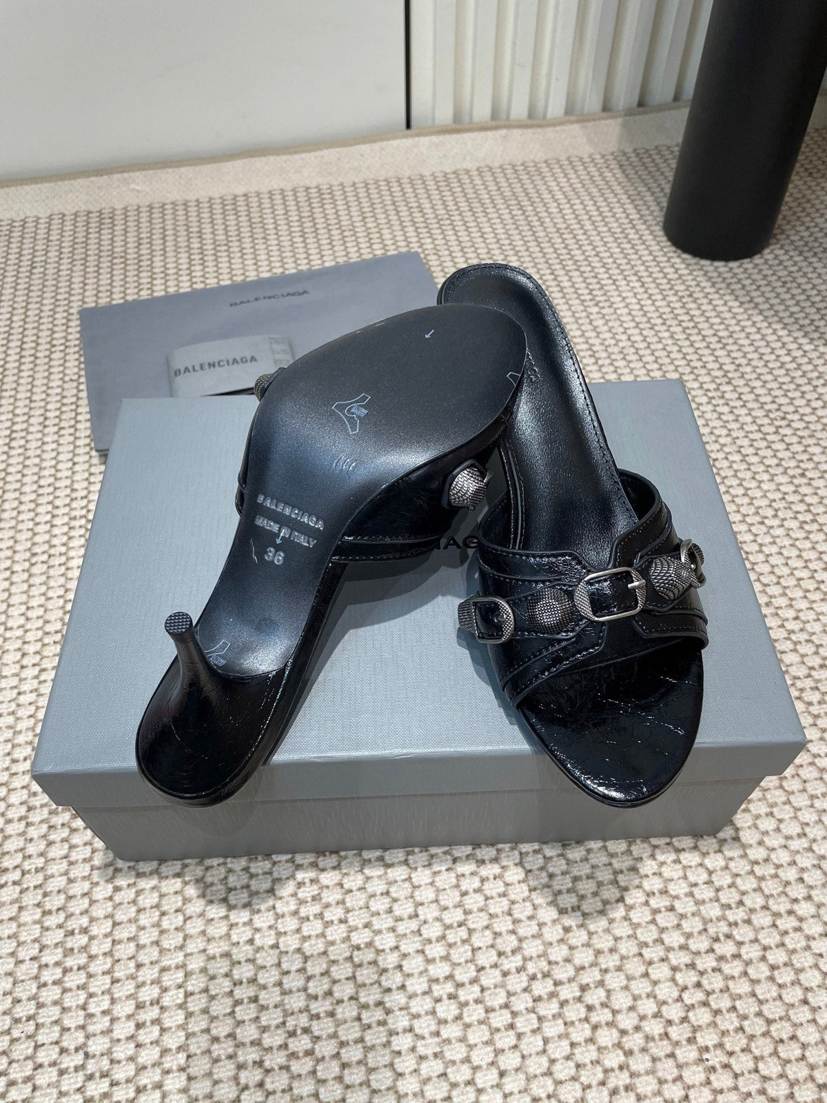 CAGOLE HIGH MULES IN BLACK OIL-WAX SHEEPSKIN