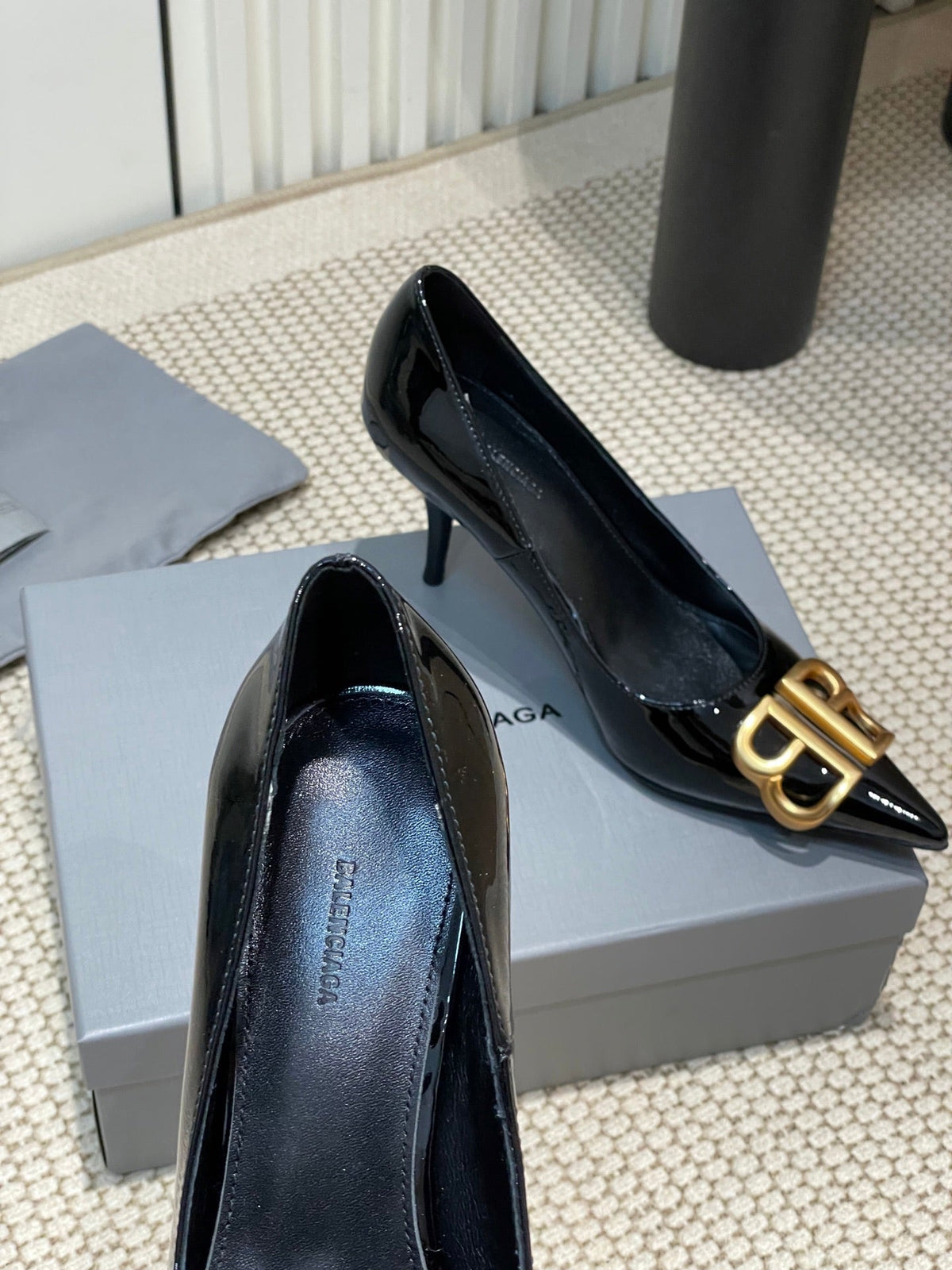 POINTED BB GOLD BUCKLE HIGH PUMPS 80MM IN BLACK PATENT CALFSKIN